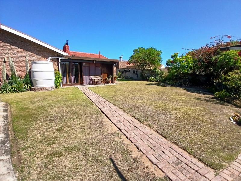 3 Bedroom Property for Sale in Stilbaai Wes Western Cape